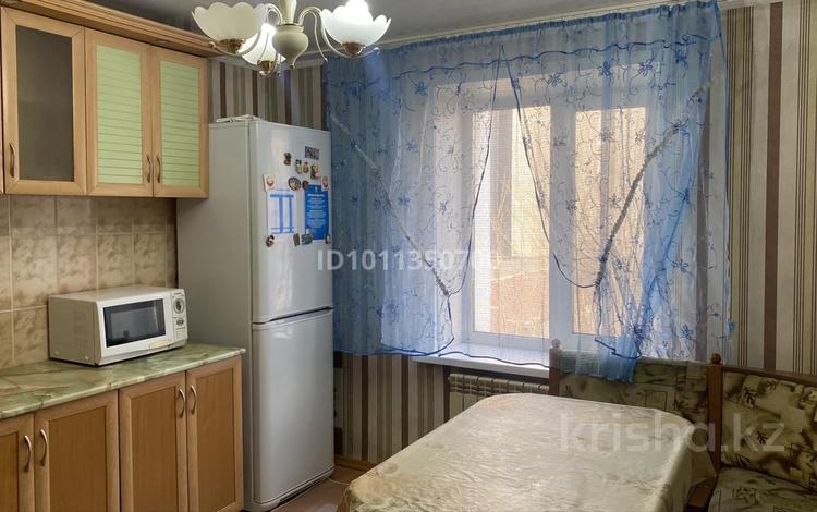 2-бөлмелі пәтер · 50 м² · 3/9 қабат, Дулатова 208, бағасы: 200 000 ₸ в Семее — фото 2