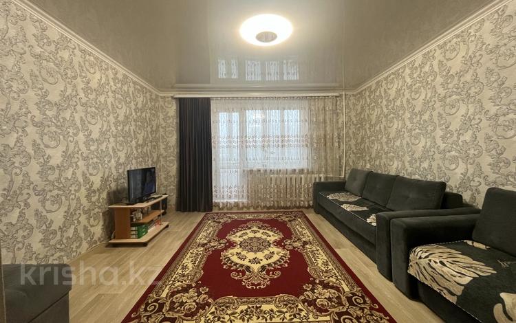 2-комнатная квартира, 54 м², 2/9 этаж, мкр Юго-Восток, Мкр Гульдер 1 15