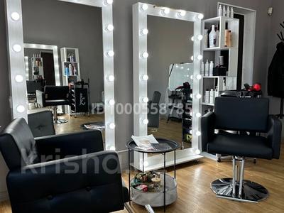 Офисы, салоны красоты, кабинеты и рабочие места, студии · 25 м² за 45 000 〒 в Семее