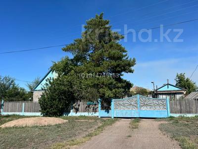 Отдельный дом · 5 комнат · 104.7 м² · 20.7 сот., Мәшһүр Жүсіп 14 — Находится возле въезда в поселок за 17.5 млн ₸ в Ботакаре