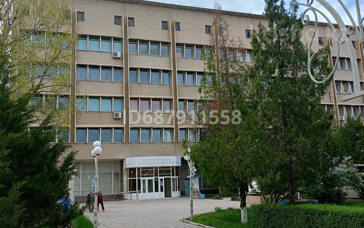 2-комнатная квартира · 64 м² · 4/4 этаж, Ул.Сатпаева 17 — Улучшенный, ремонт,64кв.м,лоджия,престижный район за 15.4 млн ₸ в Таразе — фото 40