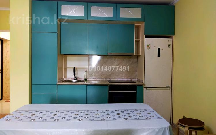 3-комнатная квартира · 54 м² · 3/12 этаж, Шевченко 85 за 400 000 ₸ в Алматы, Алмалинский р-н — фото 2