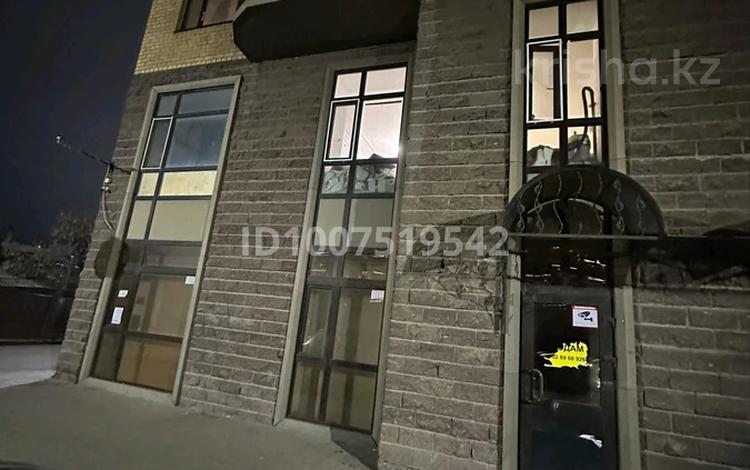 Свободное назначение, офисы, магазины и бутики, склады, салоны красоты, фитнес и спорт, медцентры и аптеки, образование, развлечения, конференц-залы, кабинеты и рабочие места, студии · 97 м² за 400 000 〒 в Астане, р-н Байконур — фото 3