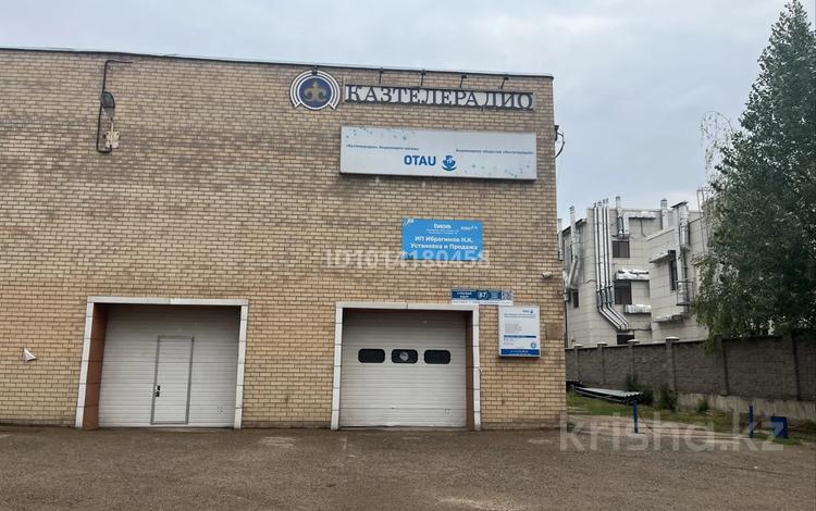 Кабинеты и рабочие места · 100 м² за 300 000 ₸ в Астане, Сарыарка р-н — фото 2