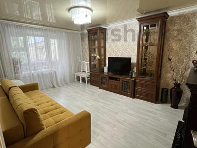 3-комнатная квартира · 63.8 м² · 5/5 этаж, Назарбаева 203 — Революция за 22 млн 〒 в Уральске