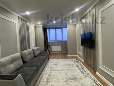 2-комнатная квартира, 70 м², 9/13 этаж помесячно, мкр Астана, Шаляпина 1/18 — Саина за 400 000 〒 в Алматы, Ауэзовский р-н