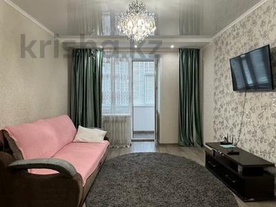 1-бөлмелі пәтер, 50 м², 3/5 қабат ай сайын, Строитель 16/2, бағасы: 180 000 〒 в Уральске