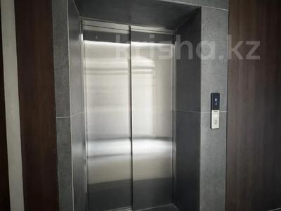 3-бөлмелі пәтер · 140 м² · 3/7 қабат, Алтын орда, бағасы: 89 млн ₸ в Актобе