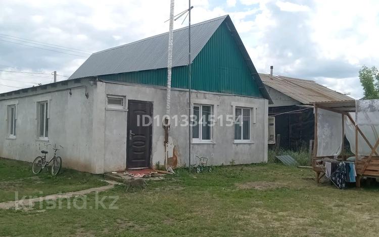 Отдельный дом · 3 комнаты · 90 м², мкр. Зачаганск пгт 41 — Кулманов за 18 млн ₸ в Уральске — фото 2