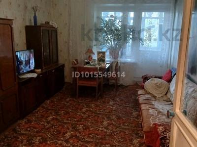 3-бөлмелі пәтер · 63 м² · 2/5 қабат, Льва Толстого 127, бағасы: 20 млн ₸ в Уральске, мкр Школьник