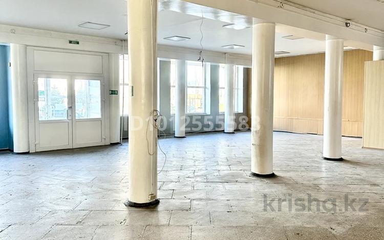 Магазины и бутики · 200 м² за 165 млн ₸ в Усть-Каменогорске — фото 2