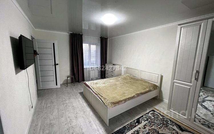 1-комнатная квартира · 40 м² · 2/5 этаж, Ауэзова 102 за 12 000 ₸ в Щучинске — фото 8