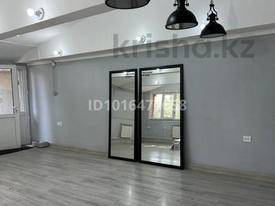 Офисы, магазины и бутики, салоны красоты, студии · 60 м² за 250 000 ₸ в Шымкенте, Туран р-н