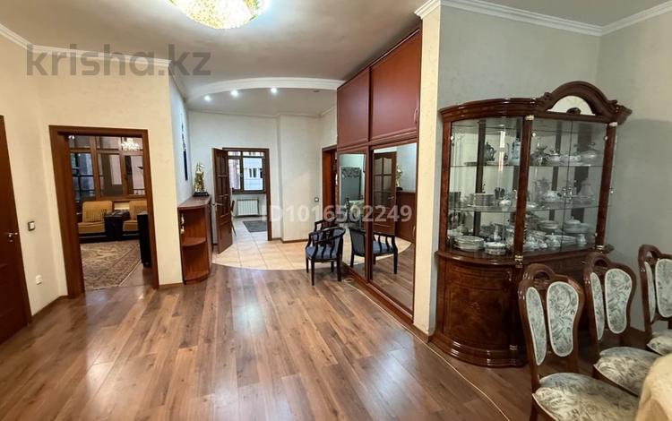 3-бөлмелі пәтер · 113.2 м² · 5/6 қабат, Аль-Фараби 100, бағасы: 950 000 ₸ в Алматы, Медеуский р-н — фото 2