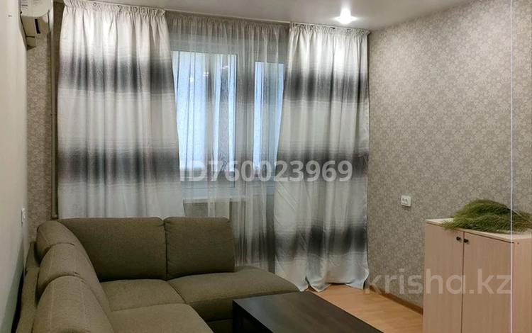 2-бөлмелі пәтер · 50 м² · 4/5 қабат, Кердери 140 — проспект Абая, бағасы: 200 000 ₸ в Уральске, мкр Школьник — фото 2