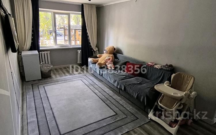 3-бөлмелі пәтер · 60 м² · 1/4 қабат, 1 мкр 15, бағасы: 26 млн ₸ в Конаеве — фото 2