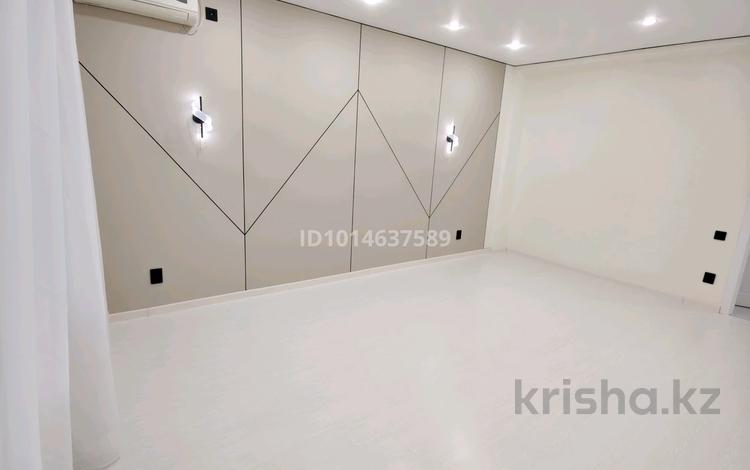 3-бөлмелі пәтер · 80 м² · 1/9 қабат, Жаңа орда ш/а. 3 — Площадь первого президента, бағасы: ~ 30 млн ₸ в Уральске, мкр Жана Орда — фото 2