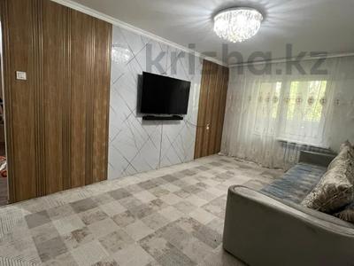 2-комнатная квартира, 50 м², 2/5 этаж, мкр Аксай-3А, яссауи за 33 млн 〒 в Алматы, Ауэзовский р-н