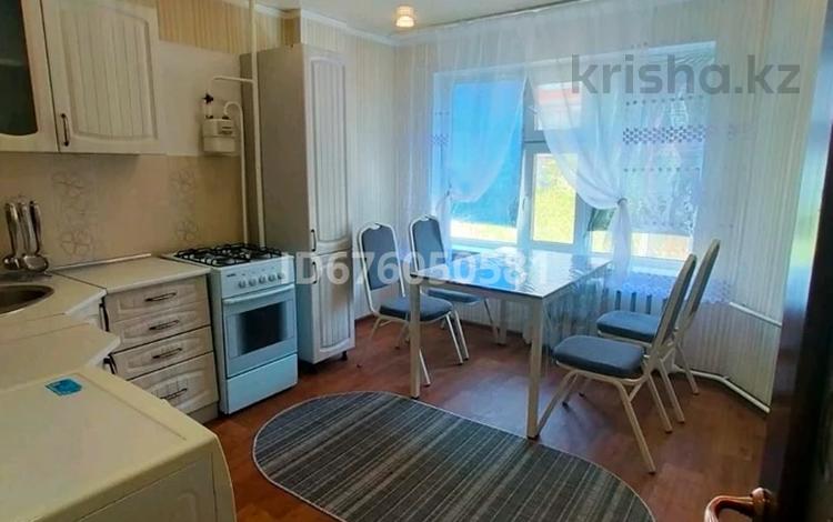 2-бөлмелі пәтер, 50 м², 3/9 қабат тәулік бойы, Жана Орда 3, бағасы: 12 000 〒 в Уральске — фото 9