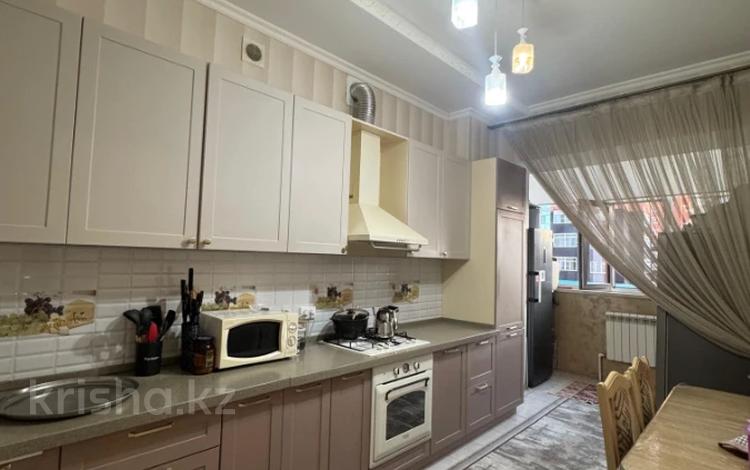 3-комнатная квартира · 102 м² · 2/5 этаж, мкр. Алтын орда, молдагуловой 64 за 30.5 млн ₸ в Актобе — фото 2