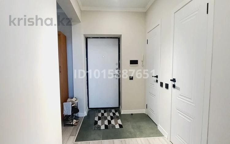 3-комнатная квартира · 75 м², ул Р.Кошкарбаева 39В за 300 000 ₸ в Алматы — фото 2