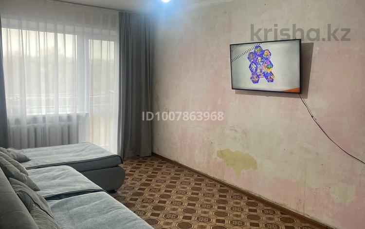 2-комнатная квартира · 44 м² · 5/5 этаж, Майкудук, 17й микрорайон 50 за 9.5 млн 〒 в Караганде, Алихана Бокейханова р-н — фото 2