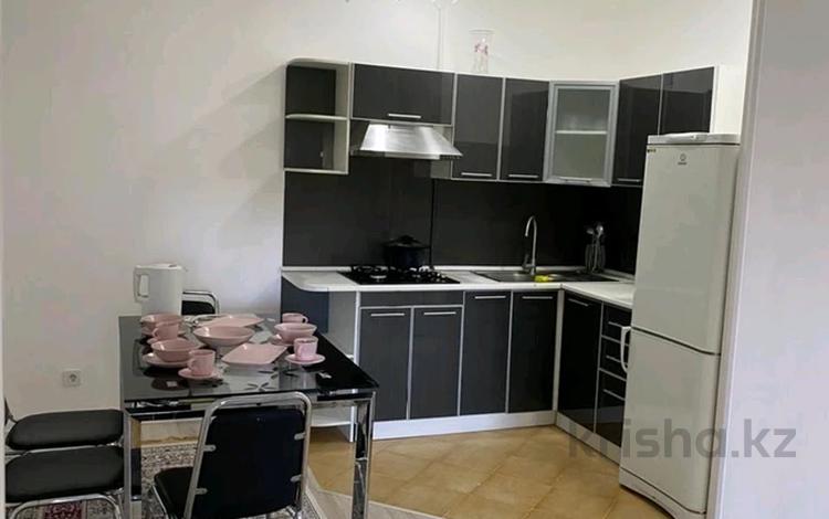 2-комнатная квартира · 62 м² · 2/9 этаж, Кулманова 152 за 220 000 ₸ в Атырау — фото 2
