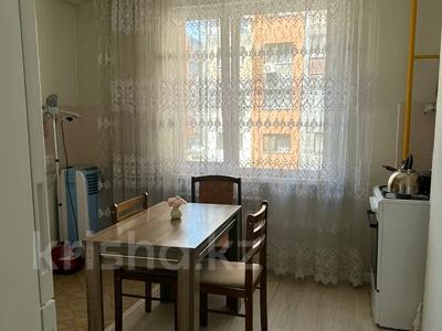 1-бөлмелі пәтер, 36 м², 2/6 қабат, Жунисова 10 к1, бағасы: 19 млн 〒 в Алматы, Наурызбайский р-н