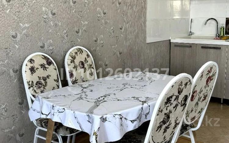 2-комнатная квартира · 64 м² · 12/21 этаж, Толе би за 300 000 ₸ в Алматы, Алмалинский р-н — фото 2
