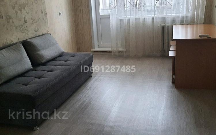 3-комнатная квартира, 60 м², 2/5 этаж помесячно, Мира 17