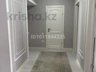 3-комнатная квартира · 80 м² · 8/9 этаж, ул. Самал 72/3 за 40 млн ₸ в Уральске, мкр Школьник