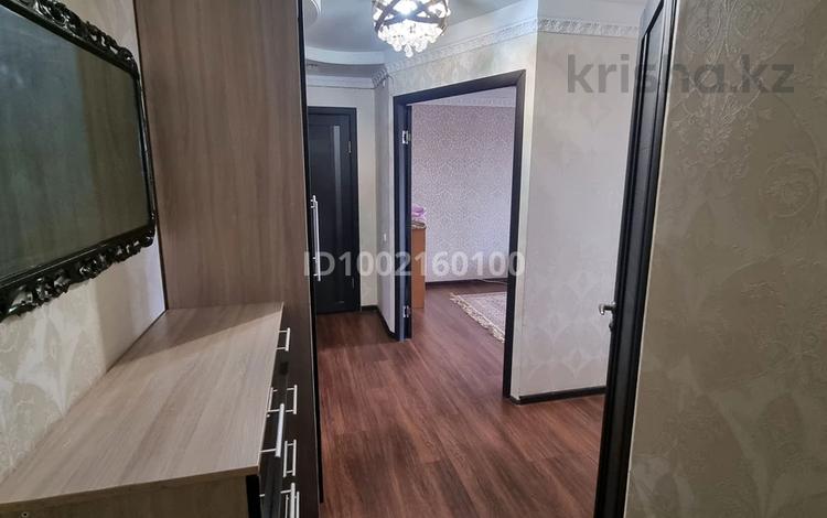 2-бөлмелі пәтер · 65 м² · 4/5 қабат, Королева 25, бағасы: 15 000 ₸ в Байконуре — фото 2