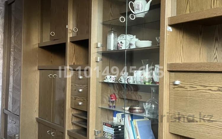 2-комнатная квартира · 53 м² · 3/9 этаж, мкр Аксай-4 — Между Момышулы и Саина, выше Жубанова за 250 000 ₸ в Алматы, Ауэзовский р-н — фото 2