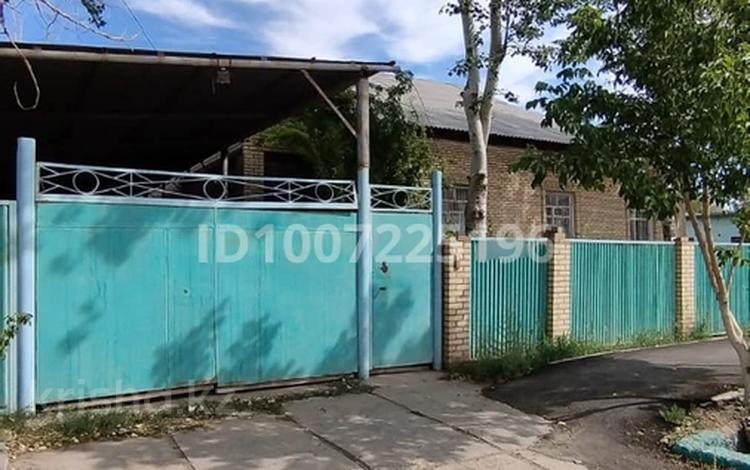 Отдельный дом · 4 комнаты · 180 м² · 10 сот., Бокейхана 103 — Возле АЗС Helios за 40 млн 〒 в  — фото 2