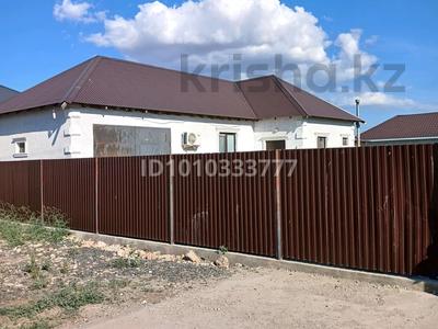 Отдельный дом · 2 комнаты · 100 м² · 9 сот., мкр Жулдыз-3, Сисен Мирмашева 16 за 16 млн ₸ в Атырау