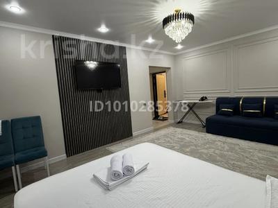 2-комнатная квартира · 80 м² · 8/12 этаж, Торекулова 93 за 18 000 〒 в Алматы, Алмалинский р-н