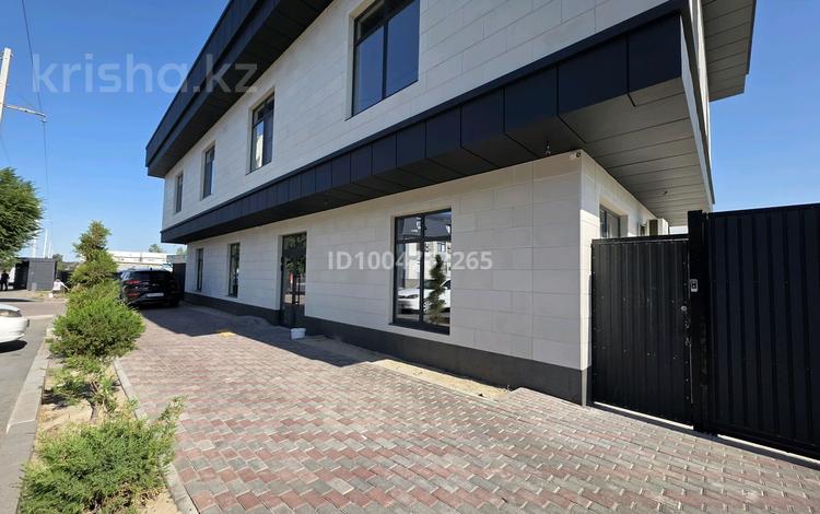 Свободное назначение, офисы, магазины и бутики, склады, общепит, медцентры и аптеки, образование · 308 м² за ~ 1.5 млн 〒 в Конаеве — фото 2