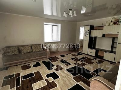 Продажа квартир в Карагандинской обл.: 1-комнатная квартира · 40 м² · 4/5 этаж, Желтоксан 12 — Кафе Izzi за 9 млн 〒 1-комнатная квартира · 40 м² · 4/5 этаж, Желтоксан 12 — Кафе Izzi за 9 млн 〒 в Балхаше