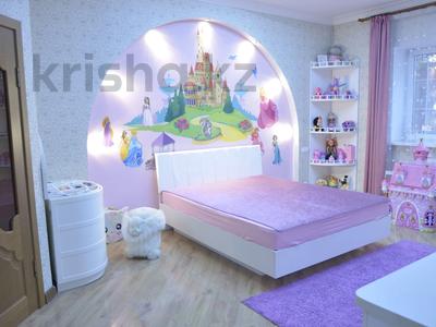 Отдельный дом · 8 комнат · 235 м², Ислама Каримова — ЭКСКЛЮЗИВНО! шикарно! Толе би-Каримова за 316 млн ₸ в Алматы, Алмалинский р-н