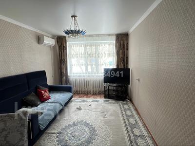 2-комнатная квартира · 55 м² · 1/5 этаж, мкр 8 13 — 101 стрелковой бригады 13 за 16.5 млн 〒 в Актобе