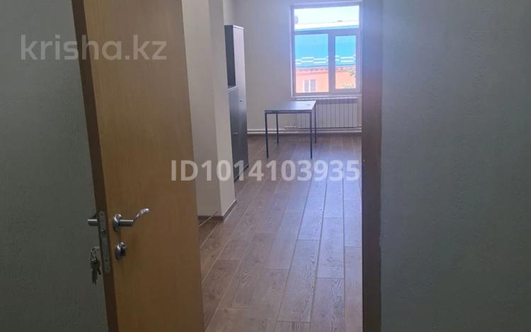 Офисы · 30.5 м² за 200 000 ₸ в Караганде, Казыбек би р-н — фото 2