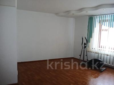 3-комнатная квартира · 85 м² · 2/9 этаж, Кереева за 22.5 млн 〒 в Актобе, мкр. Курмыш