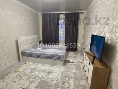 1-комнатная квартира · 38 м² · 3/5 этаж, мкр Аса 43 — Б. Момышулы рядом рынок кайкармет пер линия аптека зерде магнум школа садик все рядом за 13.2 млн 〒 в Таразе