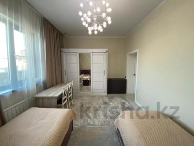 5-комнатная квартира, 255 м² помесячно, Жукова 151 за 1.2 млн 〒 в Алматы, Медеуский р-н