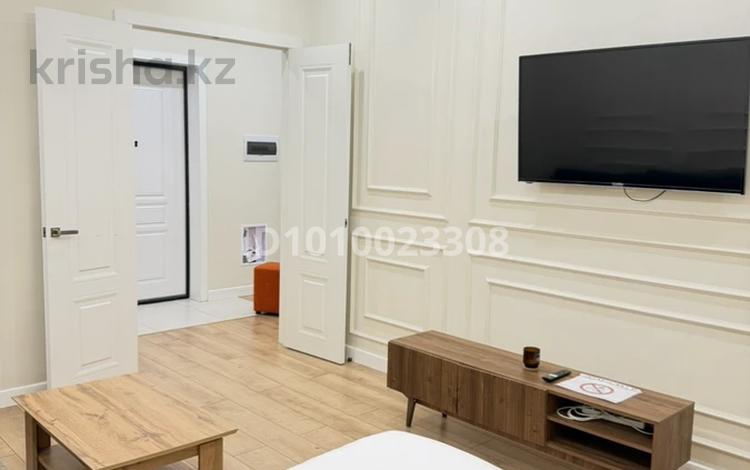 1-комнатная квартира · 45 м², Аль-Фараби 9 за 13 000 〒 в Астане, Есильский р-н — фото 2