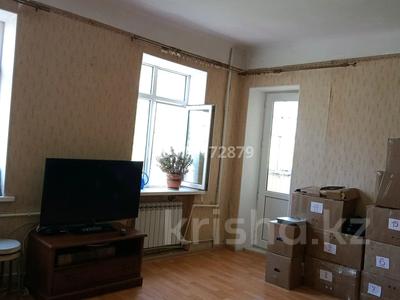 2-комнатная квартира · 59.3 м² · 3/3 этаж, ул. Шернияза Жарылгас-улы за 9.9 млн ₸ в Актобе, мкр Акжар