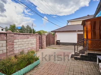 Отдельный дом · 4 комнаты · 350 м² · 10 сот., Шынырау 9 за 72 млн 〒 в Астане, Сарайшык р-н