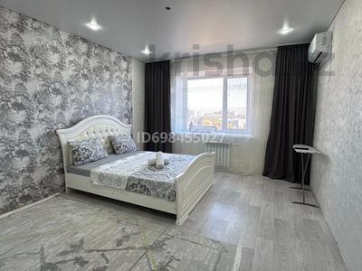 1-комнатная квартира · 52 м² · 6/9 этаж, мкр. Зачаганск пгт, Монкеулы — Назель рядом. Жекпе-Жек. СХИ Универ. 6 поликлиника. за 12 500 ₸ в Уральске
