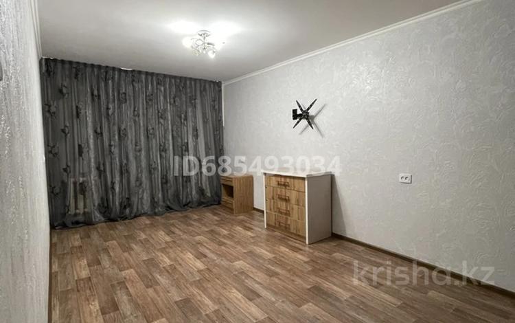 1-комнатная квартира, 32 м², 1/5 этаж помесячно, 17-й микрорайон, 17-й микрорайон — Ул.Жандарбекова (вид на аллею 17 микрорайона) за 105 000 〒 в Шымкенте, Енбекшинский р-н — фото 16