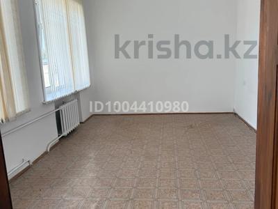 Кабинеты и рабочие места · 30 м² за 85 000 ₸ в Костанае